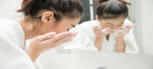 Benefits of oil cleansing your skin