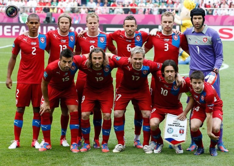 NETHERLANDS 0 – 2 CZECH REPUBLIC: CZECH STUNS 10-MEN NETHERLANDS
