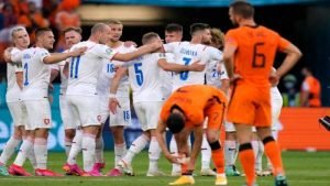 NETHERLANDS 0 – 2 CZECH REPUBLIC: CZECH STUNS 10-MEN NETHERLANDS