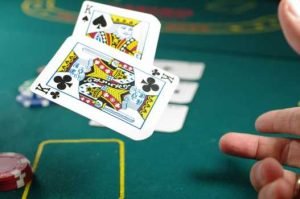 PRODUCE MONEY BY PLAYING CARD GAMES ONLINE