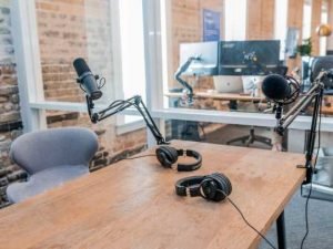 Useful Experts’ Tips for Starting a Podcast: A Step by Step Guide