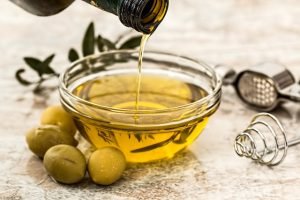 Hair Oiling: Benefits of Oiling Your Hair Regularly