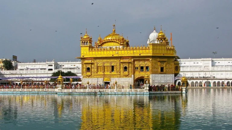 Top 10 Famous Temples in India Everyone Should Visit